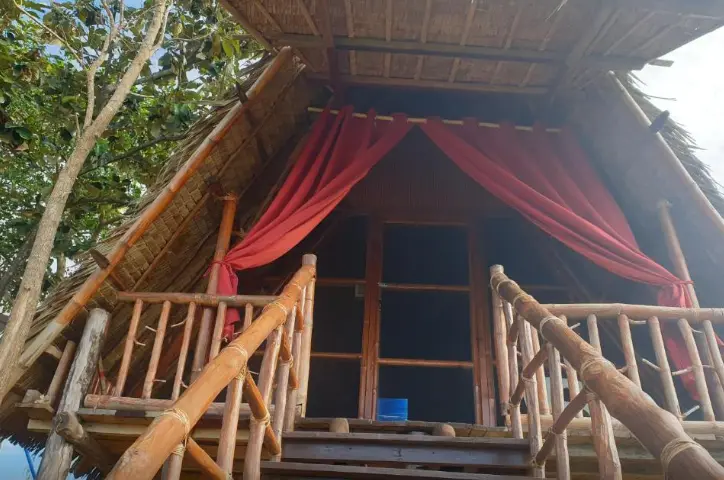 Bungalow with Fan - Exterior