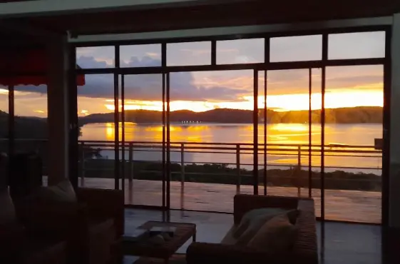 Family Room Sea View - Main Area